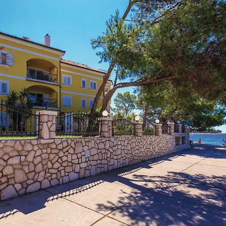 2 Bedroom Awesome In Banjol