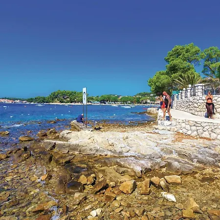 Apartment 2 Bedroom Awesome In