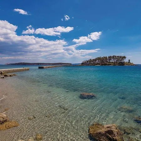 2 Bedroom Awesome In Apartment Banjol