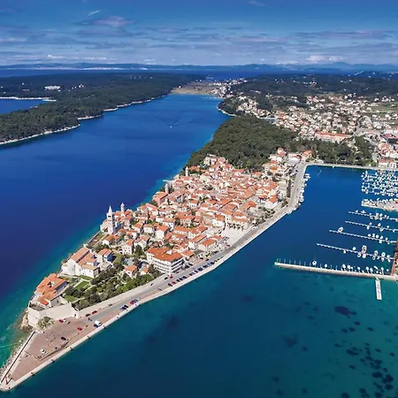 2 Bedroom Awesome In *