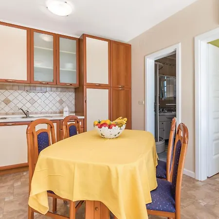 2 Bedroom Awesome In Banjol