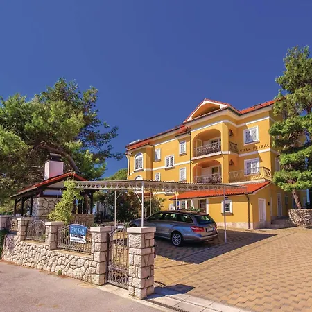 Apartment 2 Bedroom Awesome In Banjol