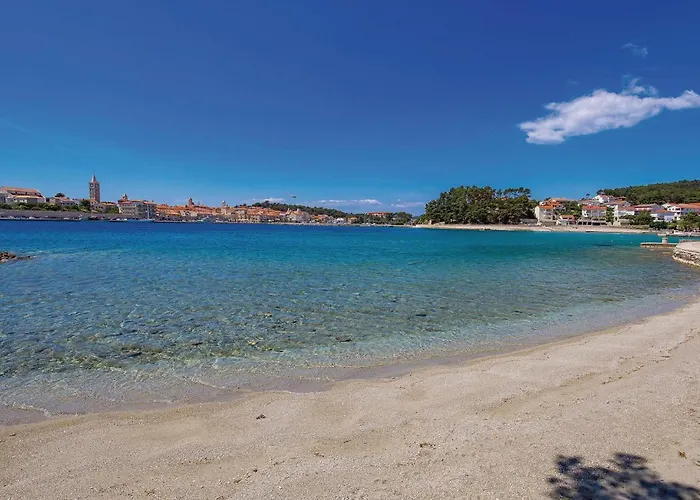 Apartamento 2 Bedroom Awesome In *