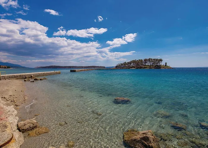 2 Bedroom Awesome In Apartamento Banjol