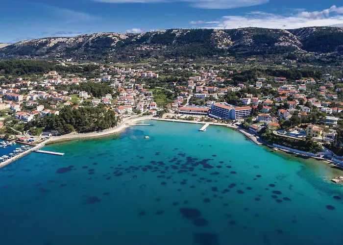 Apartamento 2 Bedroom Awesome In