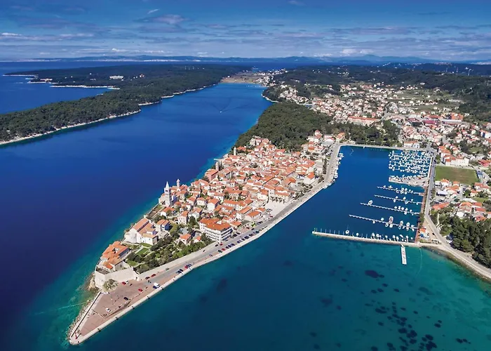 2 Bedroom Awesome In *